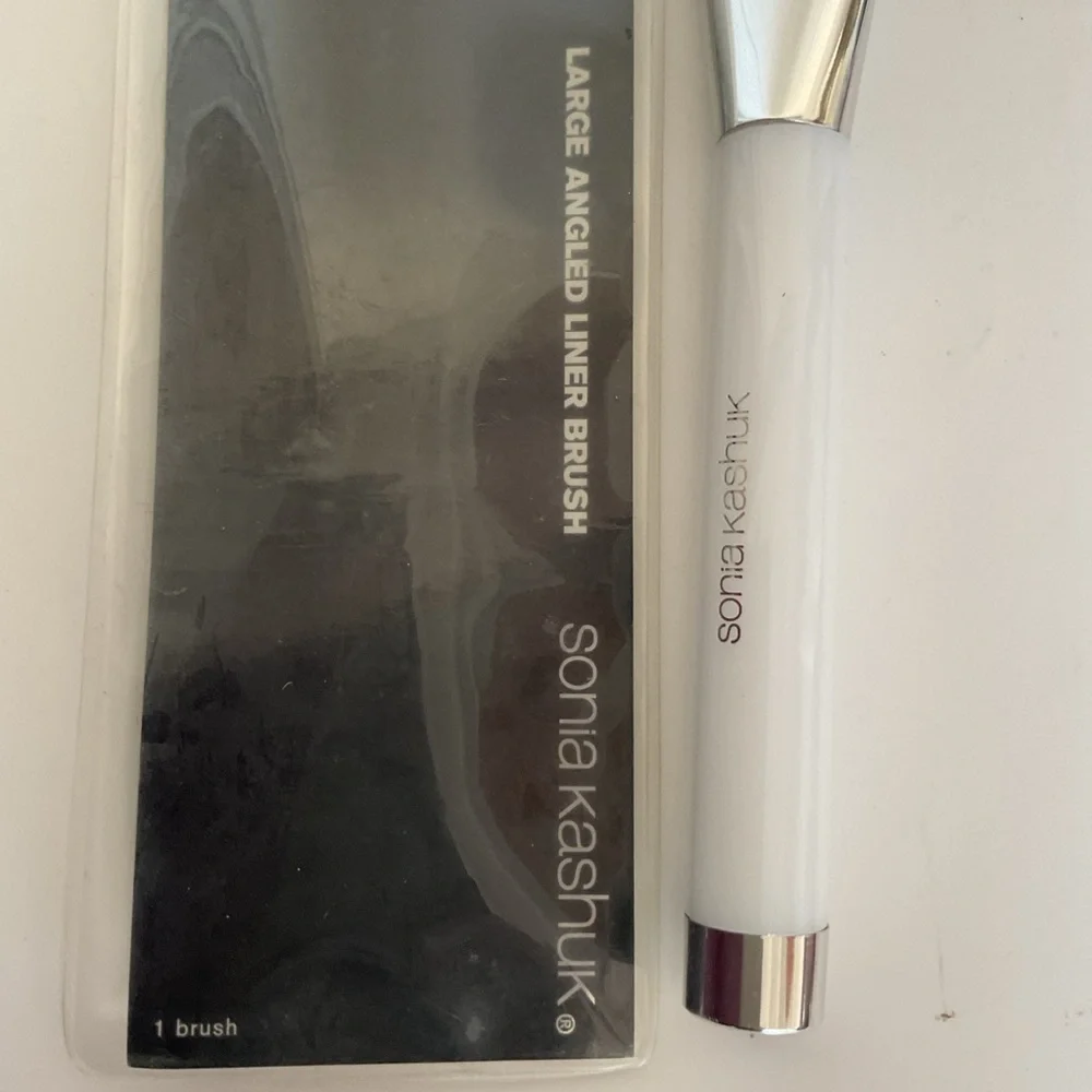 Sonia Kashuk Angled Liner Brush NWT